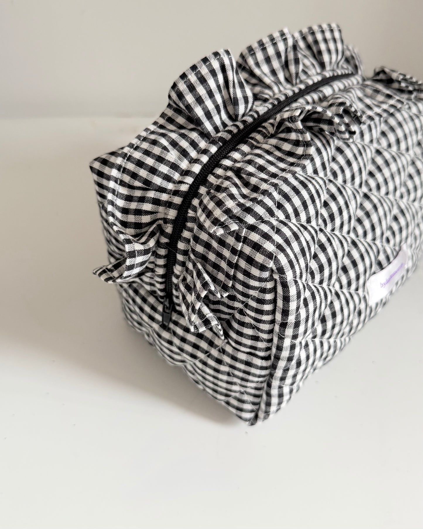 BLACK & WHITE SMALL GINGHAM QUILTED MAKEUP BAG