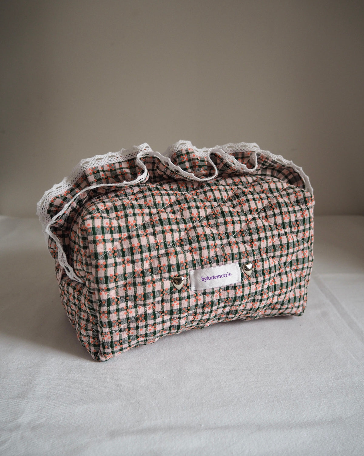 GREEN LACE FRILL QUILTED CHECKERED MAKEUP BAG