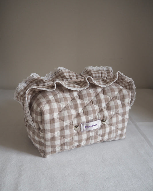 BEIGE LACE FRILL GINGHAM QUILTED MAKEUP BAG