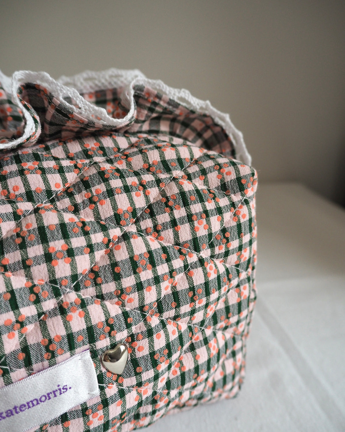 GREEN LACE FRILL QUILTED CHECKERED MAKEUP BAG