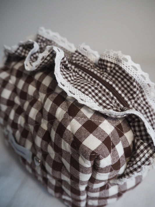 BROWN LACE FRILL GINGHAM QUILTED MAKEUP BAG