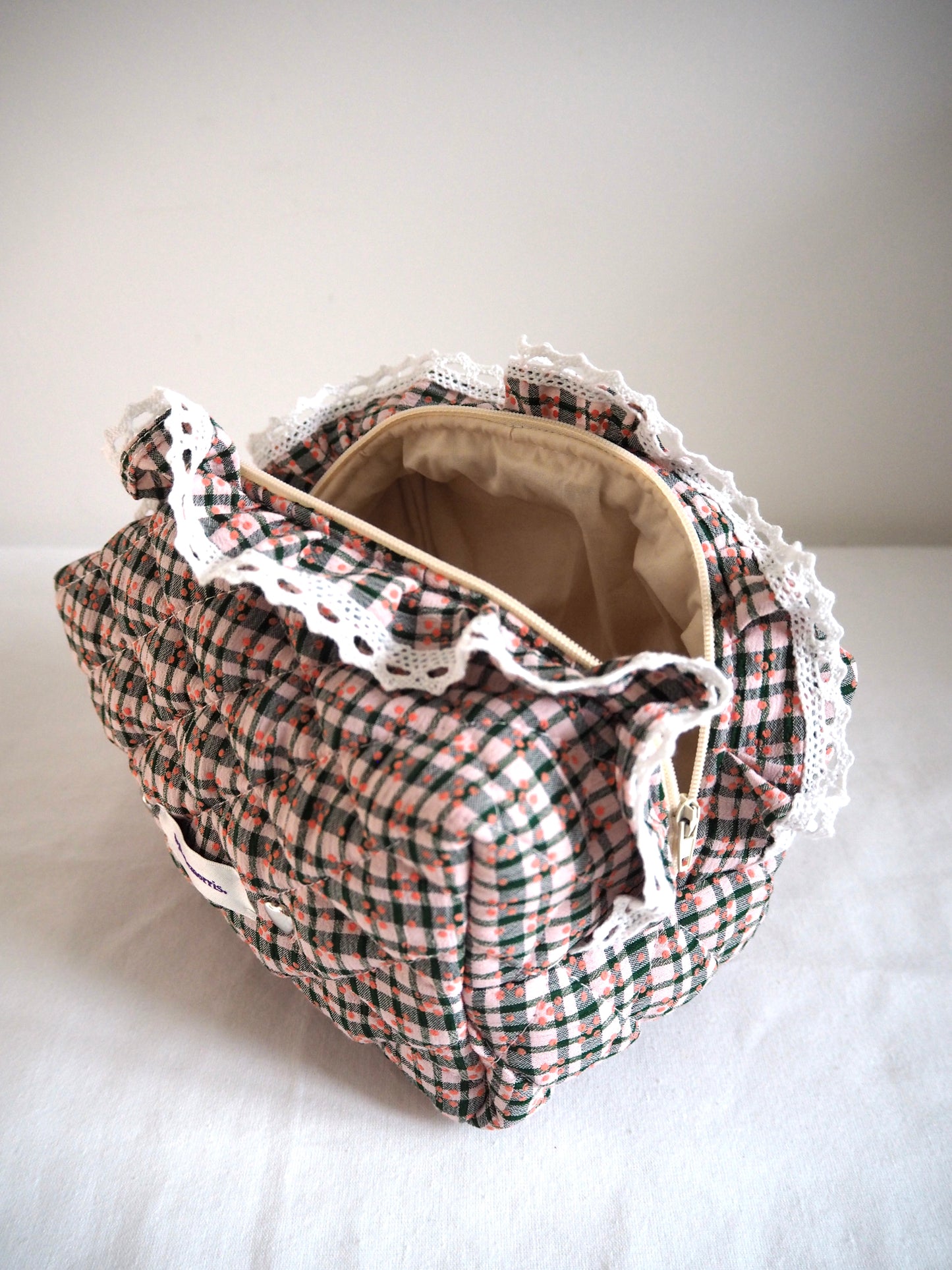 GREEN LACE FRILL QUILTED CHECKERED MAKEUP BAG