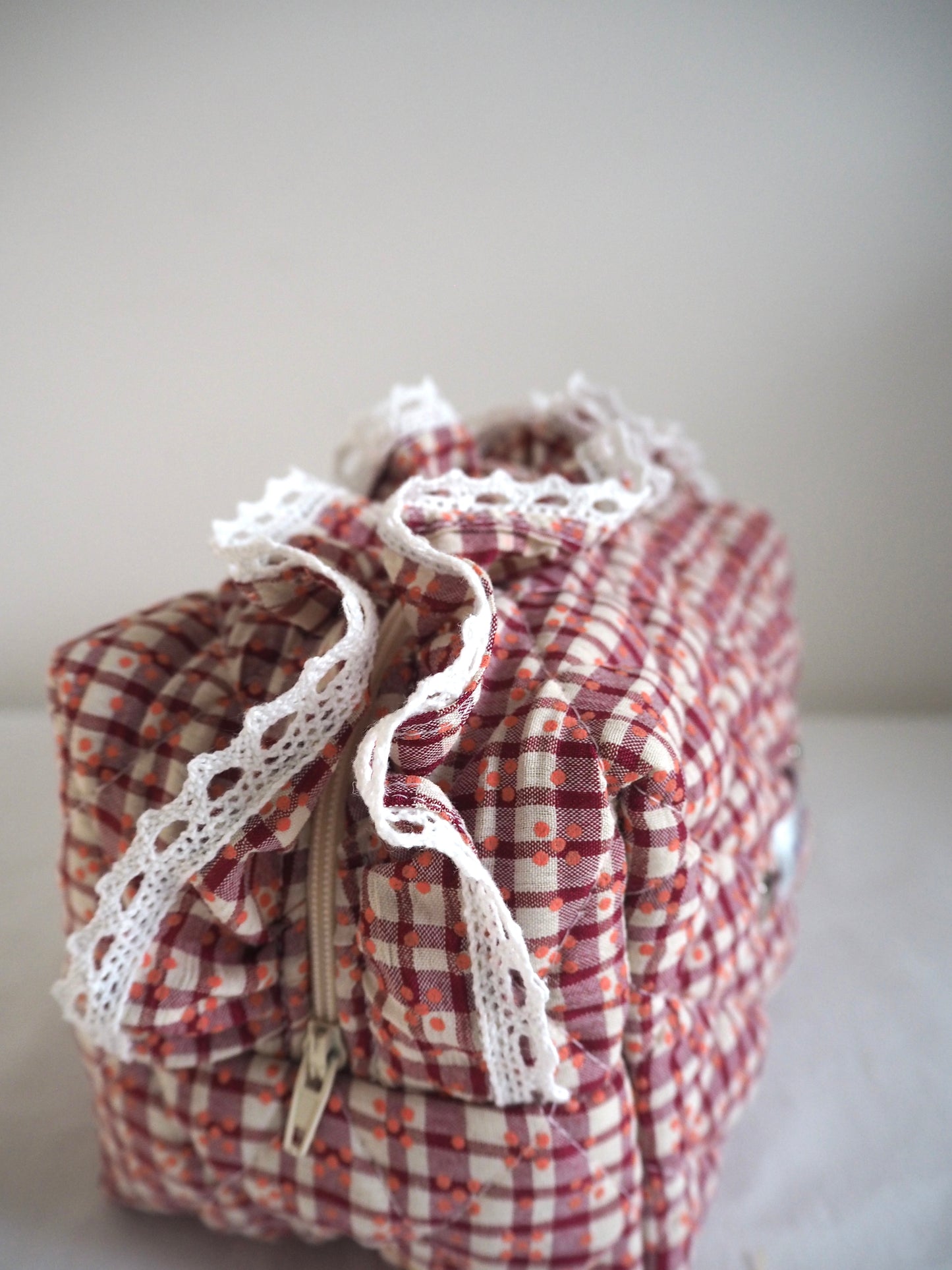 PINK LACE FRILL QUILTED CHECKERED MAKEUP BAG