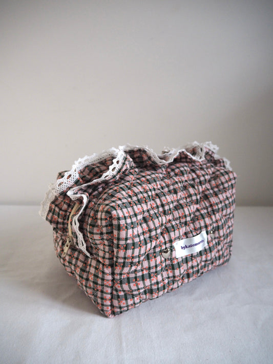 GREEN LACE FRILL QUILTED CHECKERED MAKEUP BAG